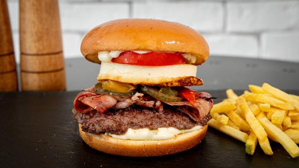 HALLOUMI BURGER & FRIES